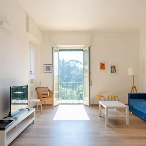 https://altido-charming-2-bed-flat-with-terrace-near-the-beach.hotelitalianriviera.com